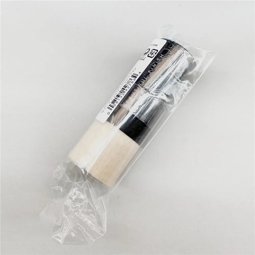 Concave Foundation Brush — view 7