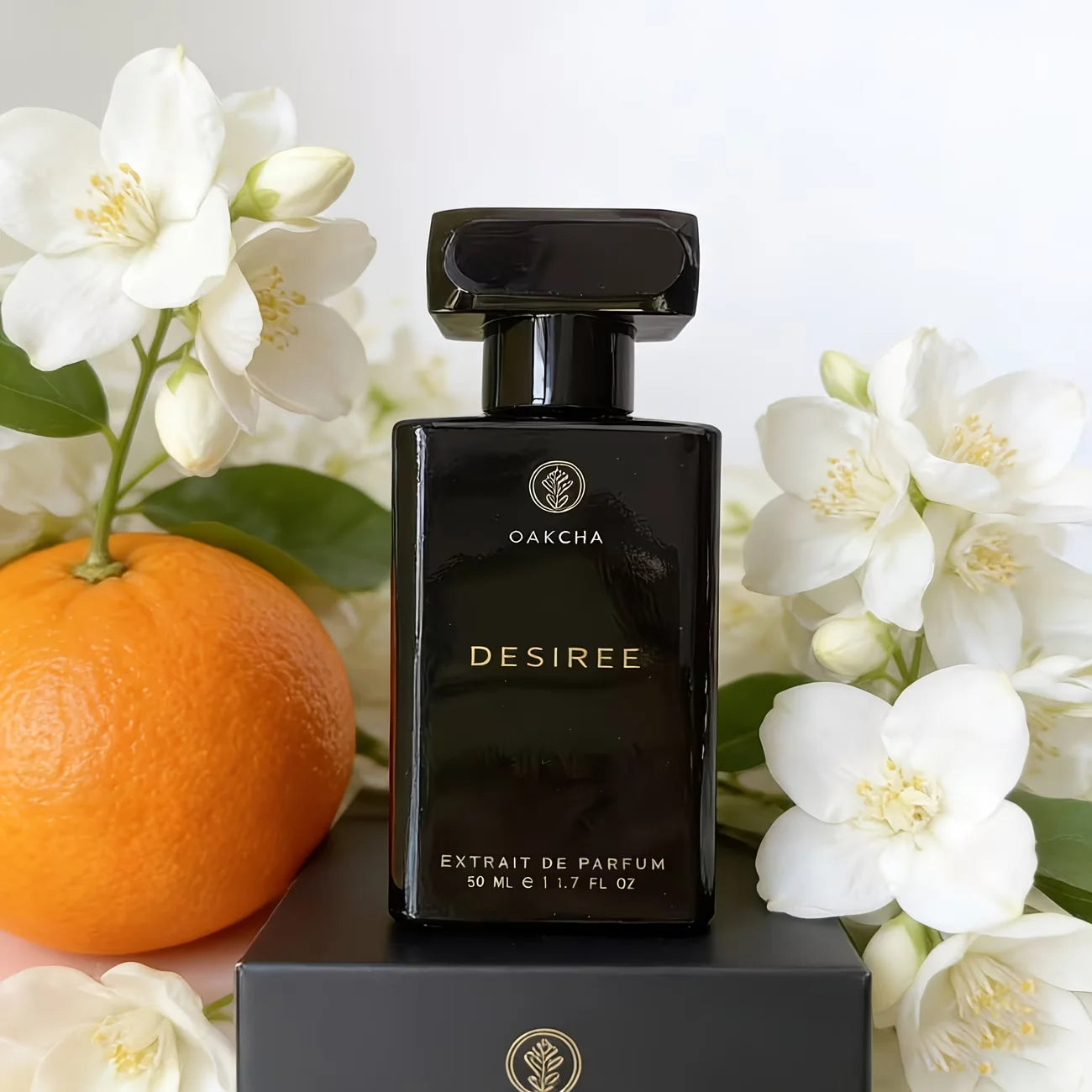 OAKCHA is a refreshing perfume suitable for both men and women, with a capacity of 50ml/1.7oz
