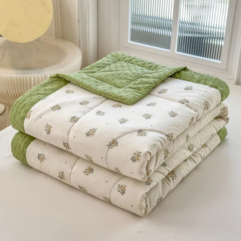 Cooling Bead Summer Quilt – Printed Polyester with Microfiber Filling, Lightweight Breathable Bed Blanket, Puffy Dot Texture for Extra Softness, Skin-Friendly & Machine Washable, Great for Hot Sleepers