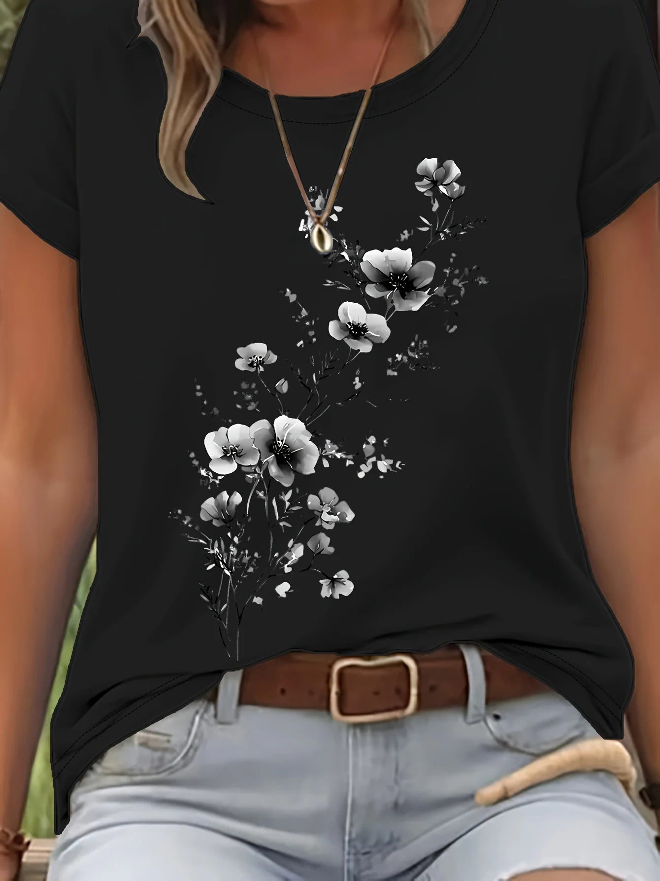 Purple Floral Branch Women's Tee - Delicate Watercolor Flower Graphic, Casual Light Purple Top