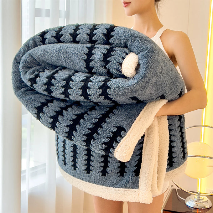 Reversible Sherpa-Style Fleece Blanket — product image