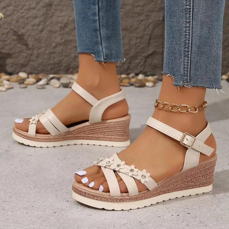 Flower Decoration Women's Wedge Sandals Summer 2025 Lightweight Ankle Strap Platform Sandals Women Comfort Non Slip Beach Shoes