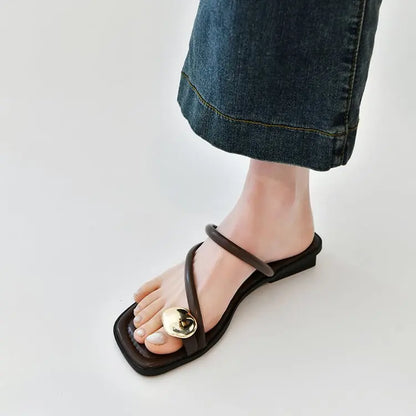 Women'S Summer 2025 New Fashionable Low-Heeled Sandals for Women with a Clip Toe Design, Perfect for Walking