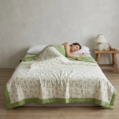 Summer Quilt Printed Polyester Microfiber Filling Lightweight Cooling Bed Blanket