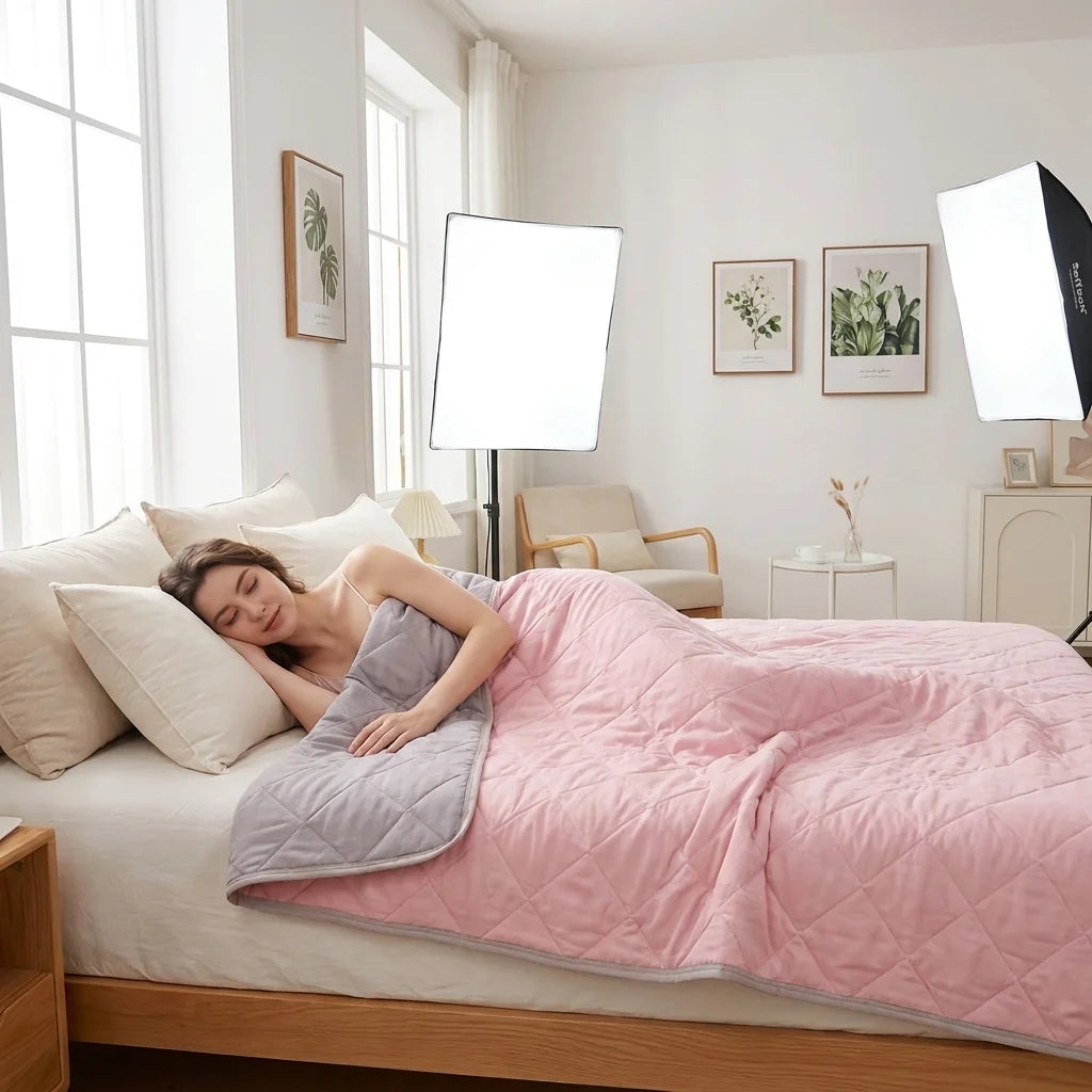 Soft Breathable Thin Ice Silk Blanket, Cool Comfort Bedding for Summer, Great Choice for Warm Bedrooms and Resting Time
