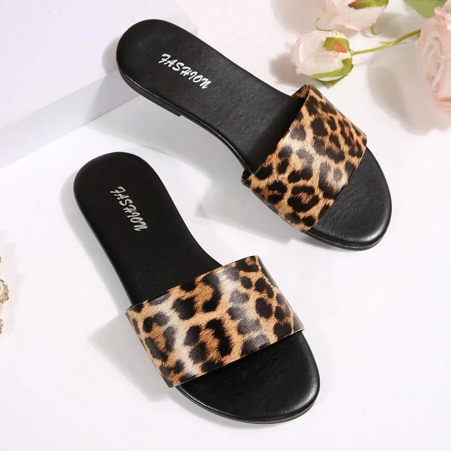 Elegant outerwear fashion flat leopard print flip-flops for women, new style, single strap, beach sandals, large size