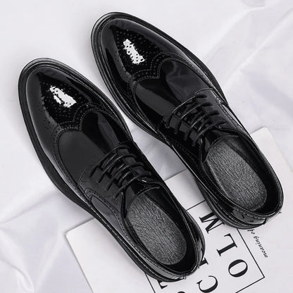 Glossy Patent Leather Brogue Perforated Carved Formal Dress Shoes Lace Up Fashion Young Men Groom Wedding Party Leather Shoes