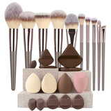 Foundation & Eyeshadow Brush Set — view 9