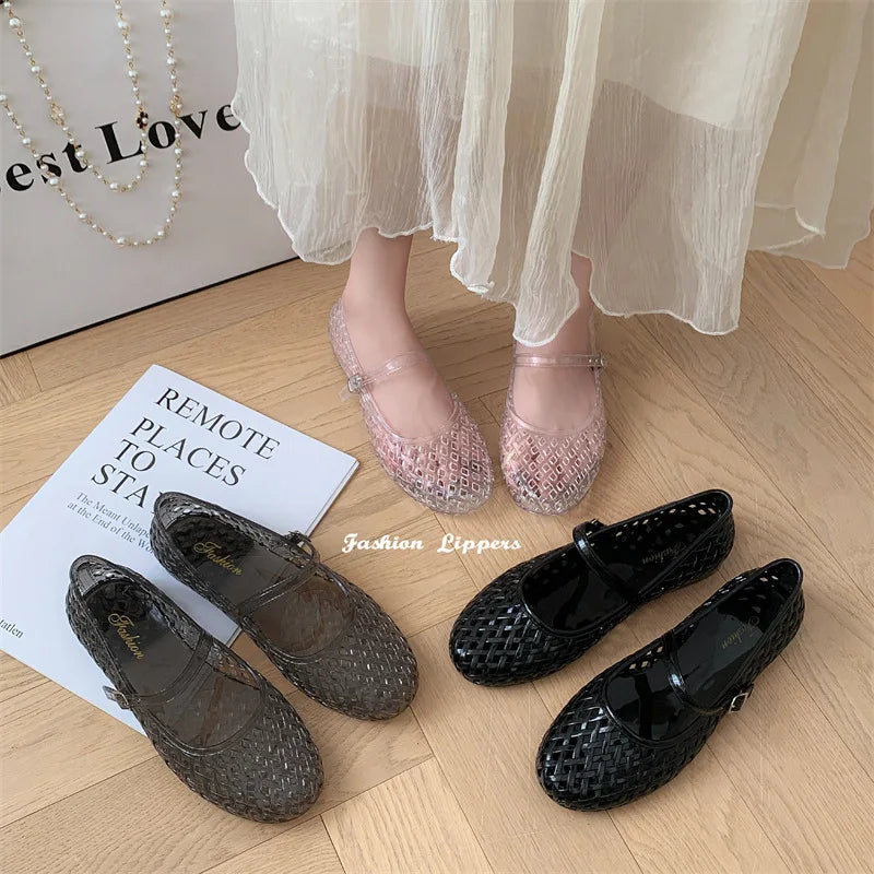 Transparent crystal women's shoes 2026 summer new jelly hollow soft sole fashionable versatile outer wear cool slippers women