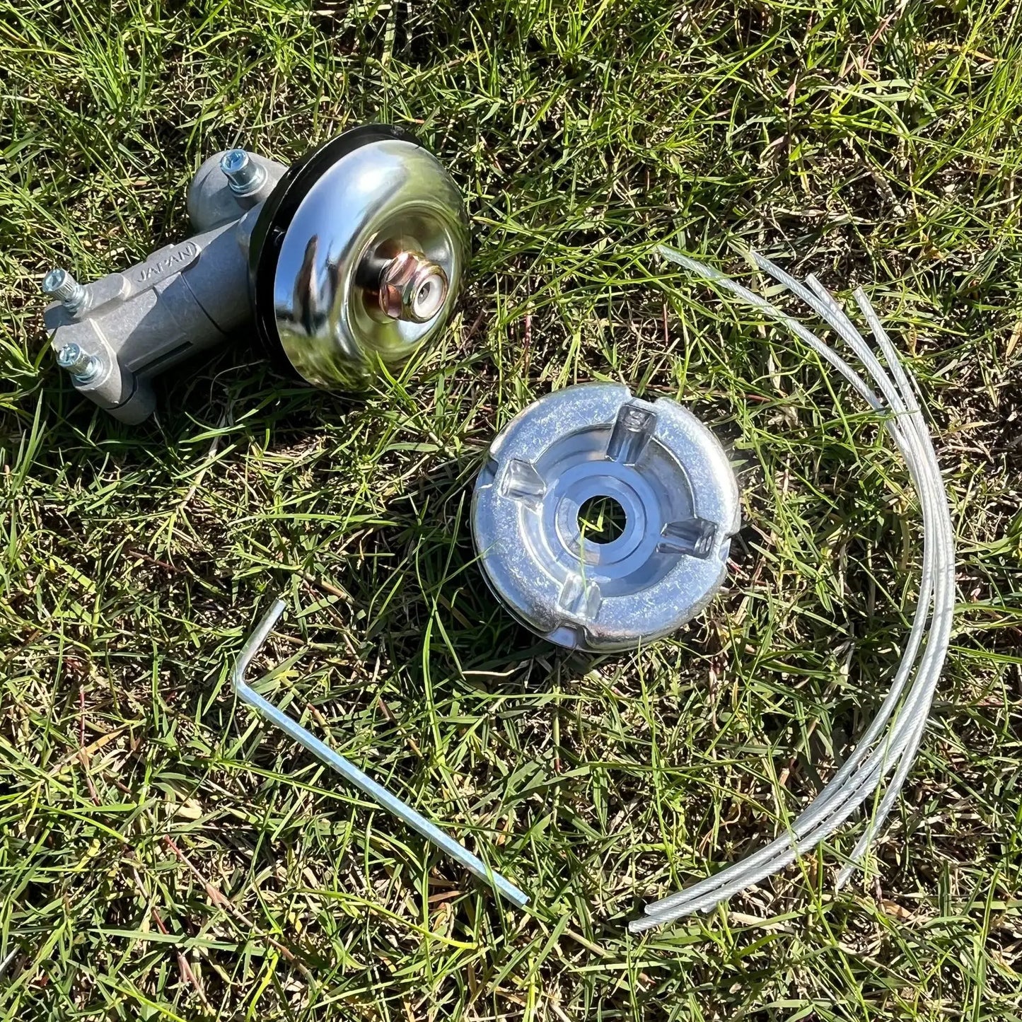1pcs Universal Aluminum Alloy Lawn Mower Head and Replacement Nylon Steel for Lawn Mowing Line Lawn Mower Weed Head Accessories