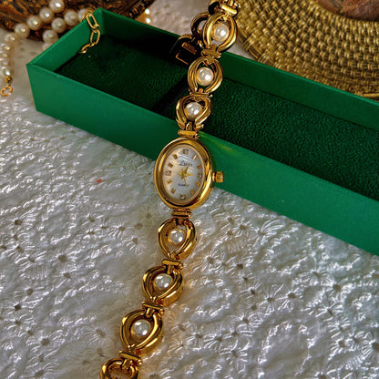 1 Piece of New High-End Luxury Women's Watch with Pearl and Rhinestone Inlays, Featuring a Vintage and Elegant Design, an Oval Pearl Mother-Of-Pearl Dial, 30m Waterproof, Suitable for Daily Wear, Parties, Vacations, and Other