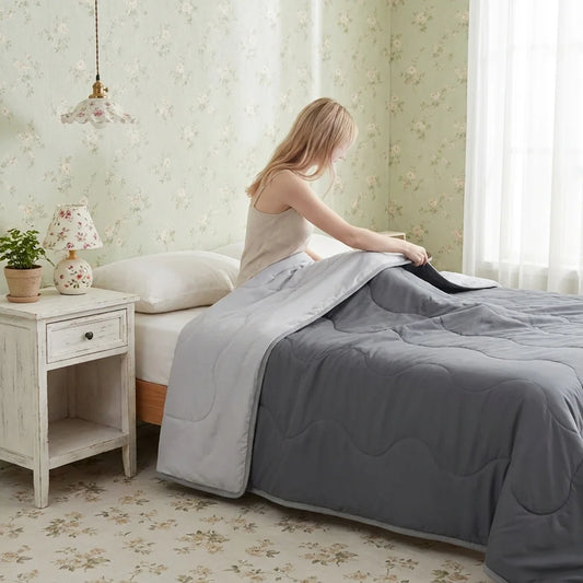 Cooling Blanket for Hot Sleepers Summer Cool Thin Quilt Lightweight Breathable Soft Comforter for Bed Couch