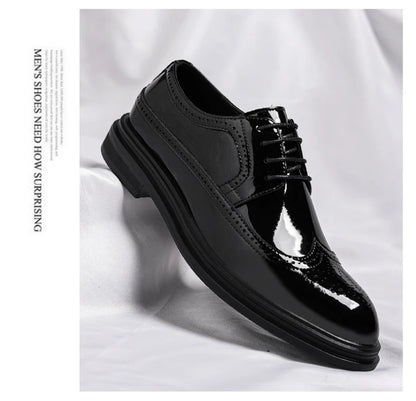Glossy Patent Leather Brogue Perforated Carved Formal Dress Shoes Lace Up Fashion Young Men Groom Wedding Party Leather Shoes
