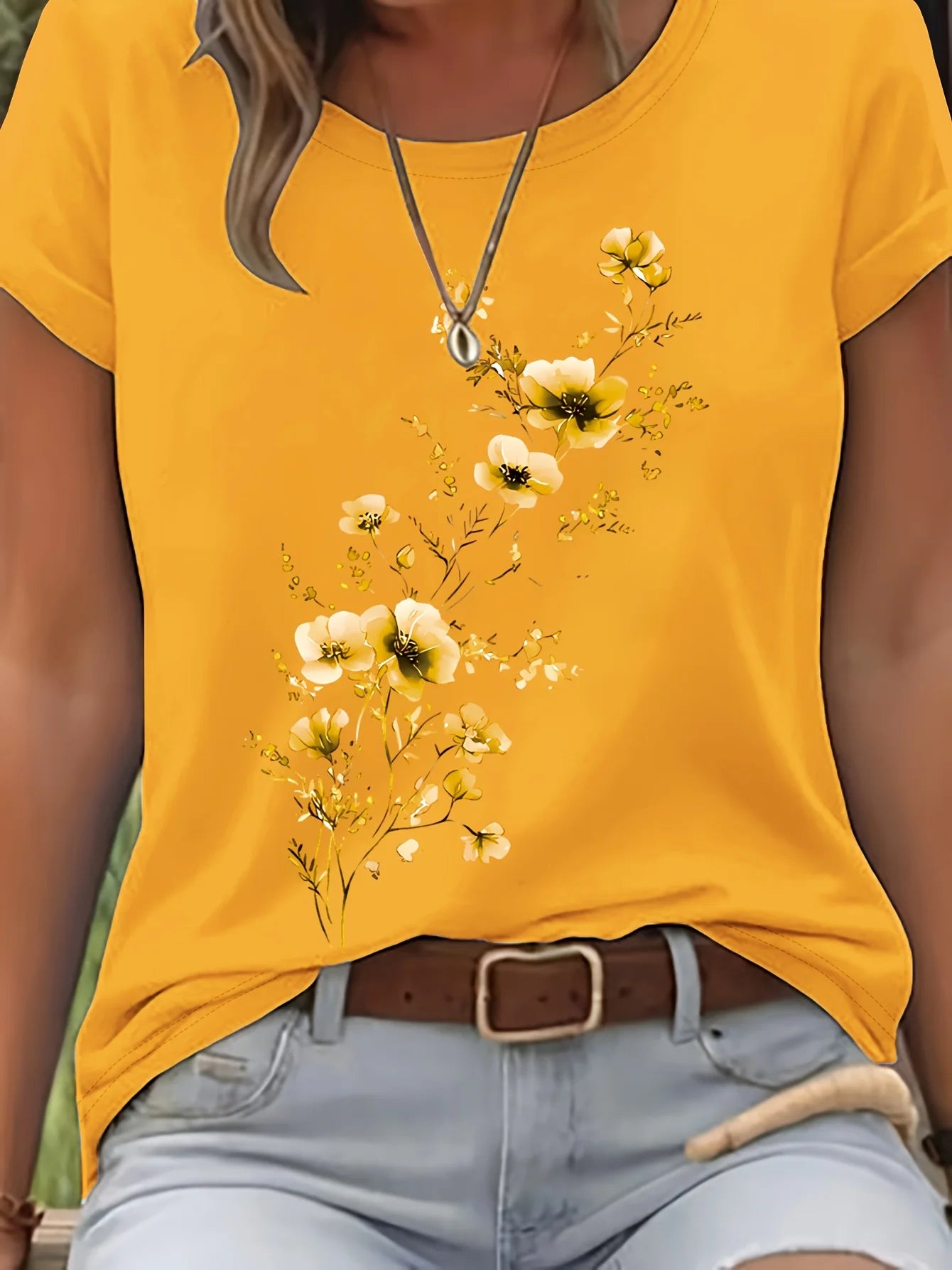 Purple Floral Branch Women's Tee - Delicate Watercolor Flower Graphic, Casual Light Purple Top