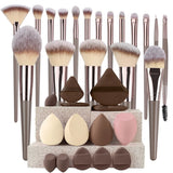 Foundation & Eyeshadow Brush Set — view 17