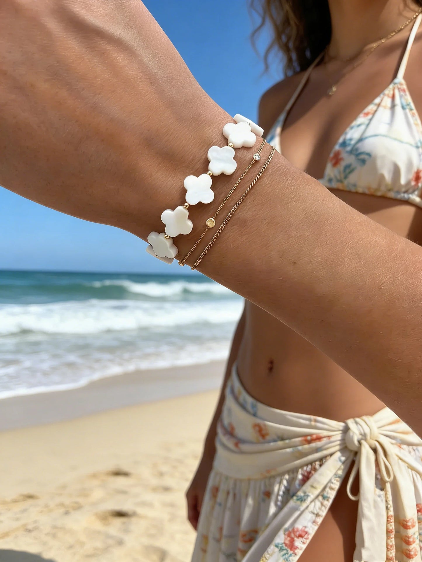 CCGOOD Boho Summer Bracelet for Women with Mother of Pearl Flower Design Beach Stackable Jewelry Pulseras Mujer