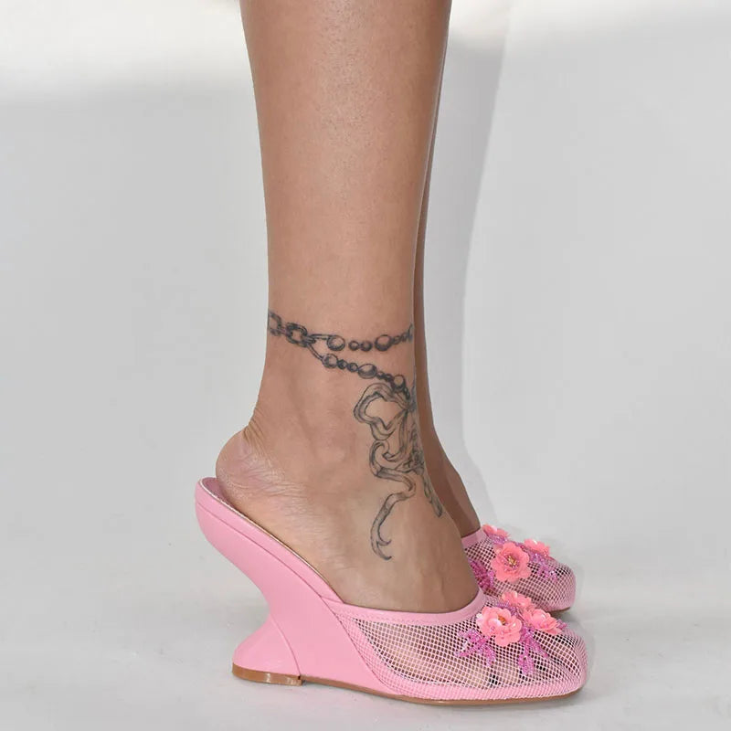 European and American Fashion Hollow Flower Baotou Banquet Half Slippers for Women's Outdoor Versatile Slope Heel Fashion Shoes