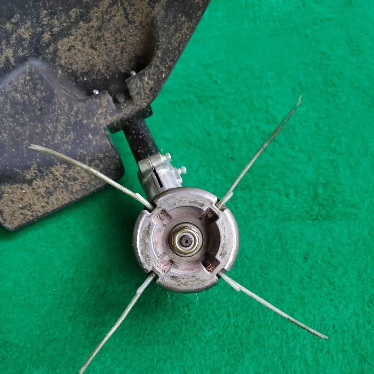 1pcs Universal Aluminum Alloy Lawn Mower Head and Replacement Nylon Steel for Lawn Mowing Line Lawn Mower Weed Head Accessories