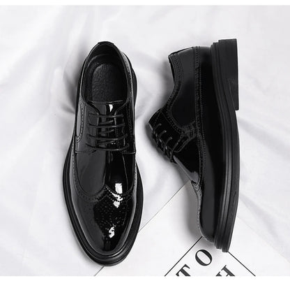 Glossy Patent Leather Brogue Perforated Carved Formal Dress Shoes Lace Up Fashion Young Men Groom Wedding Party Leather Shoes