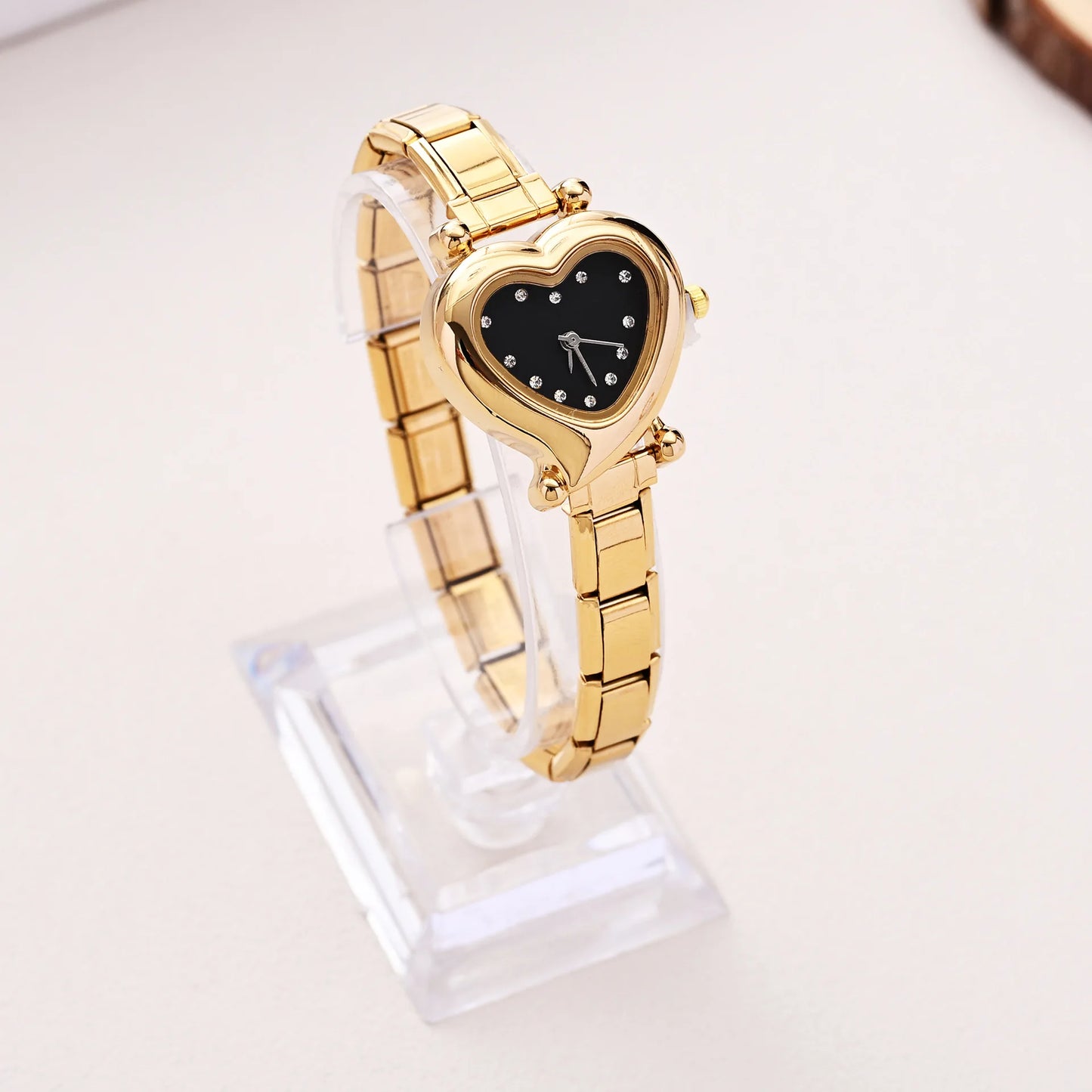 Heart Shape Dial Quartz Watch Stainless Steel Bracelet Wristwatch Cute Mini Love Heart Ladies Dress Watch Fashion Jewelry Gift