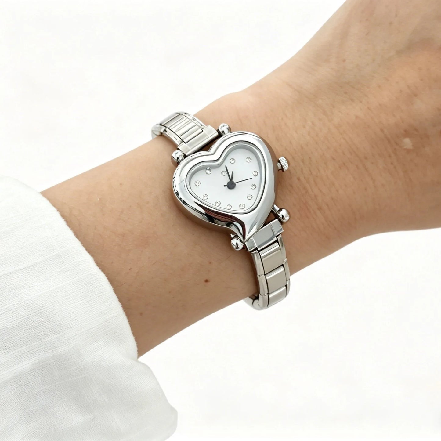 Heart Shape Dial Quartz Watch Stainless Steel Bracelet Wristwatch Cute Mini Love Heart Ladies Dress Watch Fashion Jewelry Gift