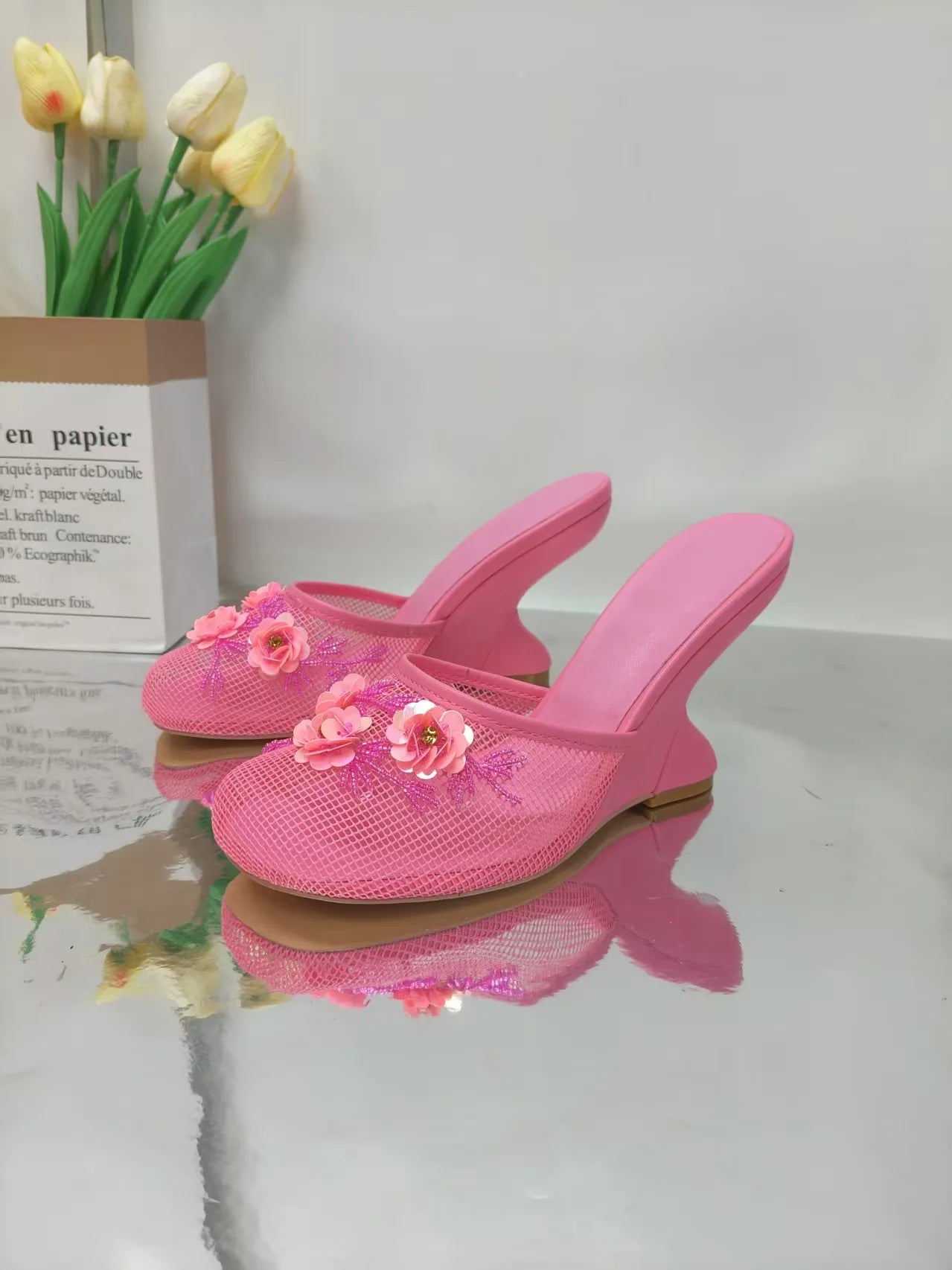 European and American Fashion Hollow Flower Baotou Banquet Half Slippers for Women's Outdoor Versatile Slope Heel Fashion Shoes