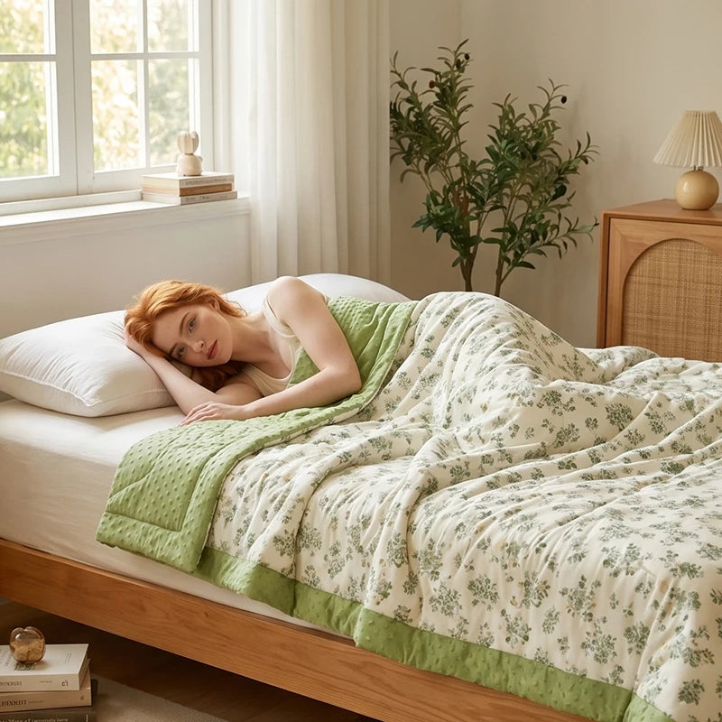 Summer Quilt Printed Polyester Microfiber Filling Lightweight Cooling Bed Blanket