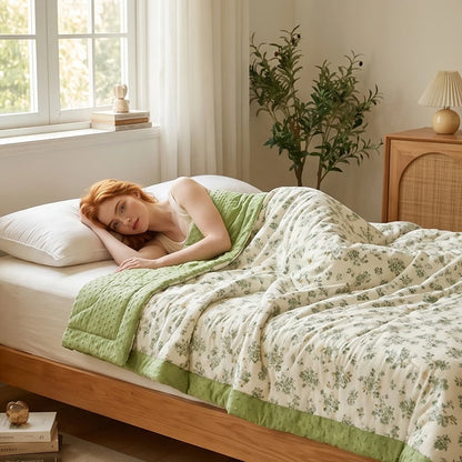 Summer Quilt Printed Polyester Microfiber Filling Lightweight Cooling Bed Blanket