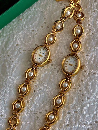 1 Piece of New High-End Luxury Women's Watch with Pearl and Rhinestone Inlays, Featuring a Vintage and Elegant Design, an Oval Pearl Mother-Of-Pearl Dial, 30m Waterproof, Suitable for Daily Wear, Parties, Vacations, and Other