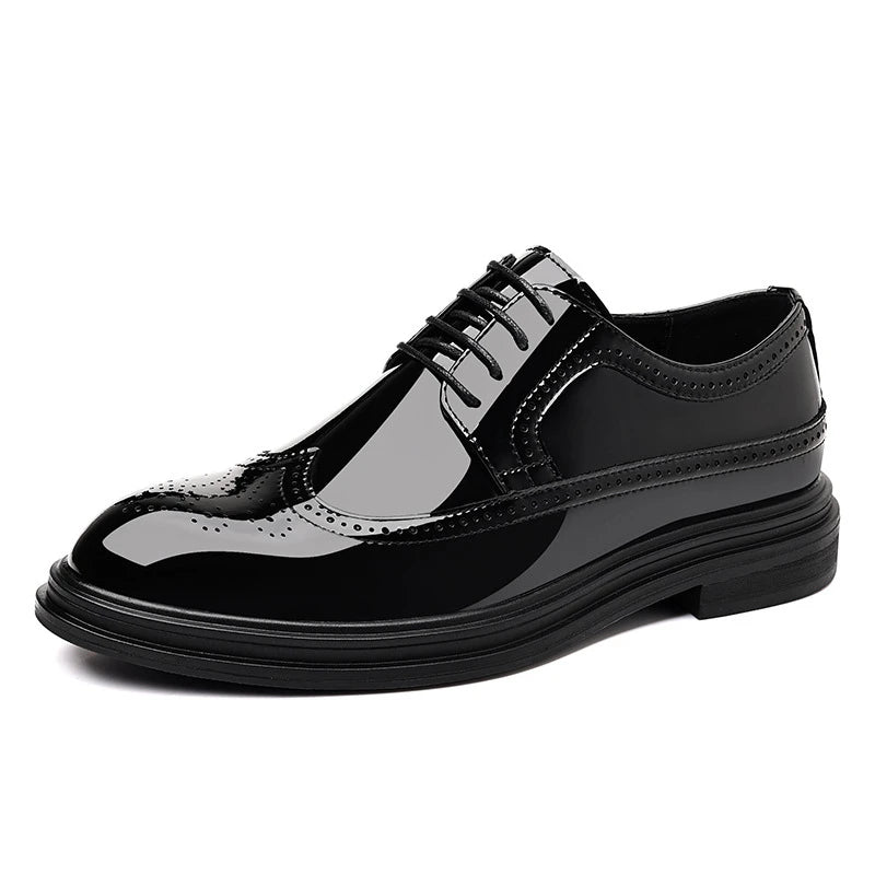 Glossy Patent Leather Brogue Perforated Carved Formal Dress Shoes Lace Up Fashion Young Men Groom Wedding Party Leather Shoes