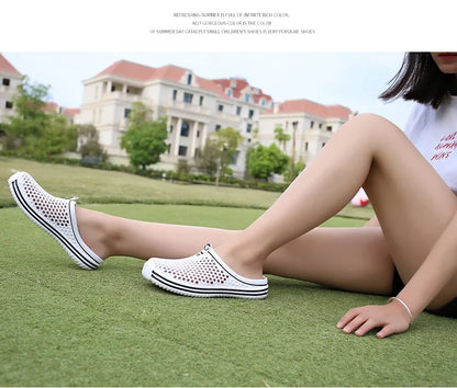 Comfortable Men Pool Sandals Summer Outdoor Beach Shoes Men Slip on Garden Clogs Casual Water Shower Slippers Unisex