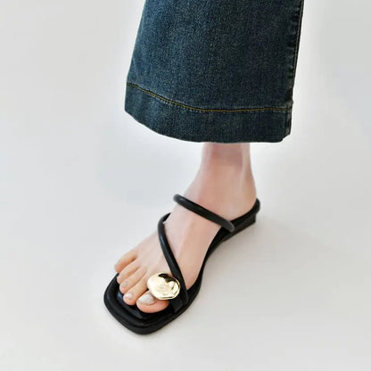 Women'S Summer 2025 New Fashionable Low-Heeled Sandals for Women with a Clip Toe Design, Perfect for Walking