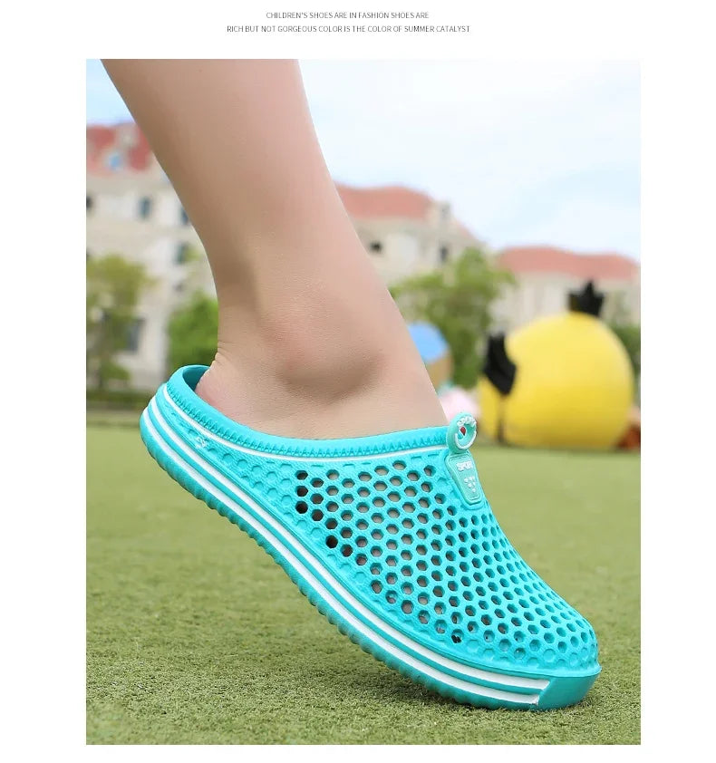 Comfortable Men Pool Sandals Summer Outdoor Beach Shoes Men Slip on Garden Clogs Casual Water Shower Slippers Unisex