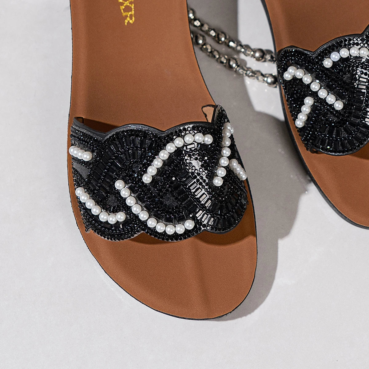 PXASXR Pearl Sandals for Women Fashionable Wear-Resistant Flat Bottom Slippers Comfortable Casual Beachwear Outdoor Slippers