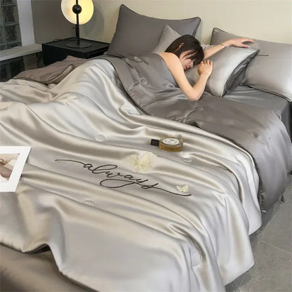 Lightweight Summer Quilt, 100% Polyester Fabric, Microfiber Filling With Embroidery Decoration, Breathable Bed Comforter