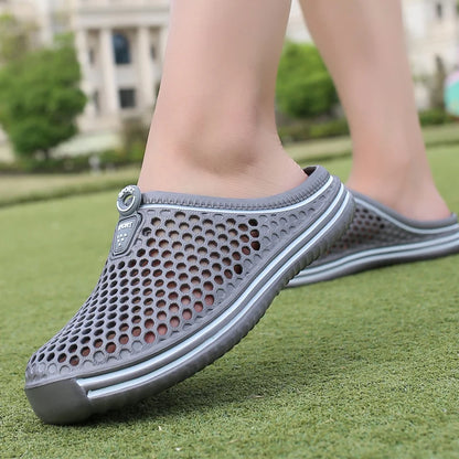 Comfortable Men Pool Sandals Summer Outdoor Beach Shoes Men Slip on Garden Clogs Casual Water Shower Slippers Unisex