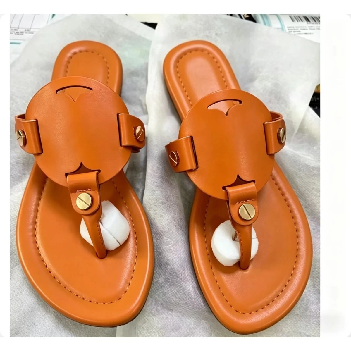 New Women's 2026 Summer Non-Slip Sandals Hollow-Out Design Flat Outdoor Beach Slip-On Sandals Flat Flip-Flop Style Women's Casual Hollow Flat Slides Designer Shoes Plus Size