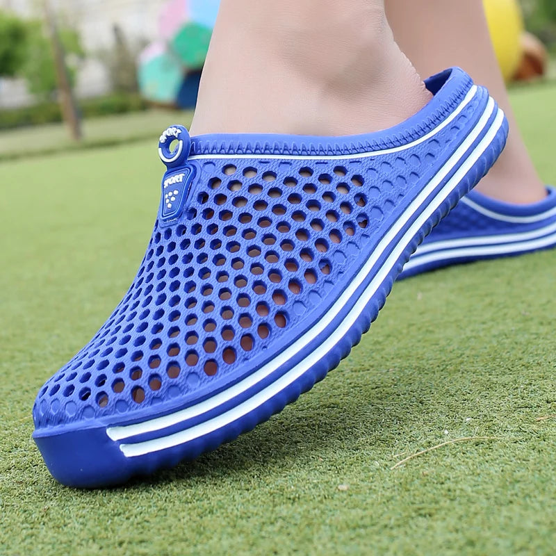 Comfortable Men Pool Sandals Summer Outdoor Beach Shoes Men Slip on Garden Clogs Casual Water Shower Slippers Unisex