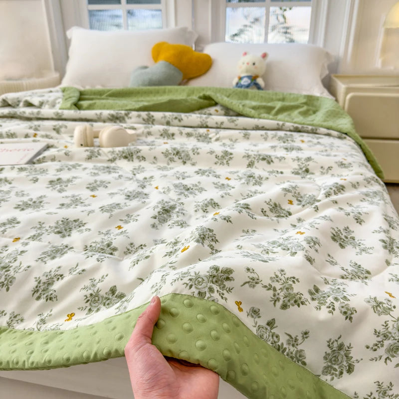Summer Quilt Printed Polyester Microfiber Filling Lightweight Cooling Bed Blanket