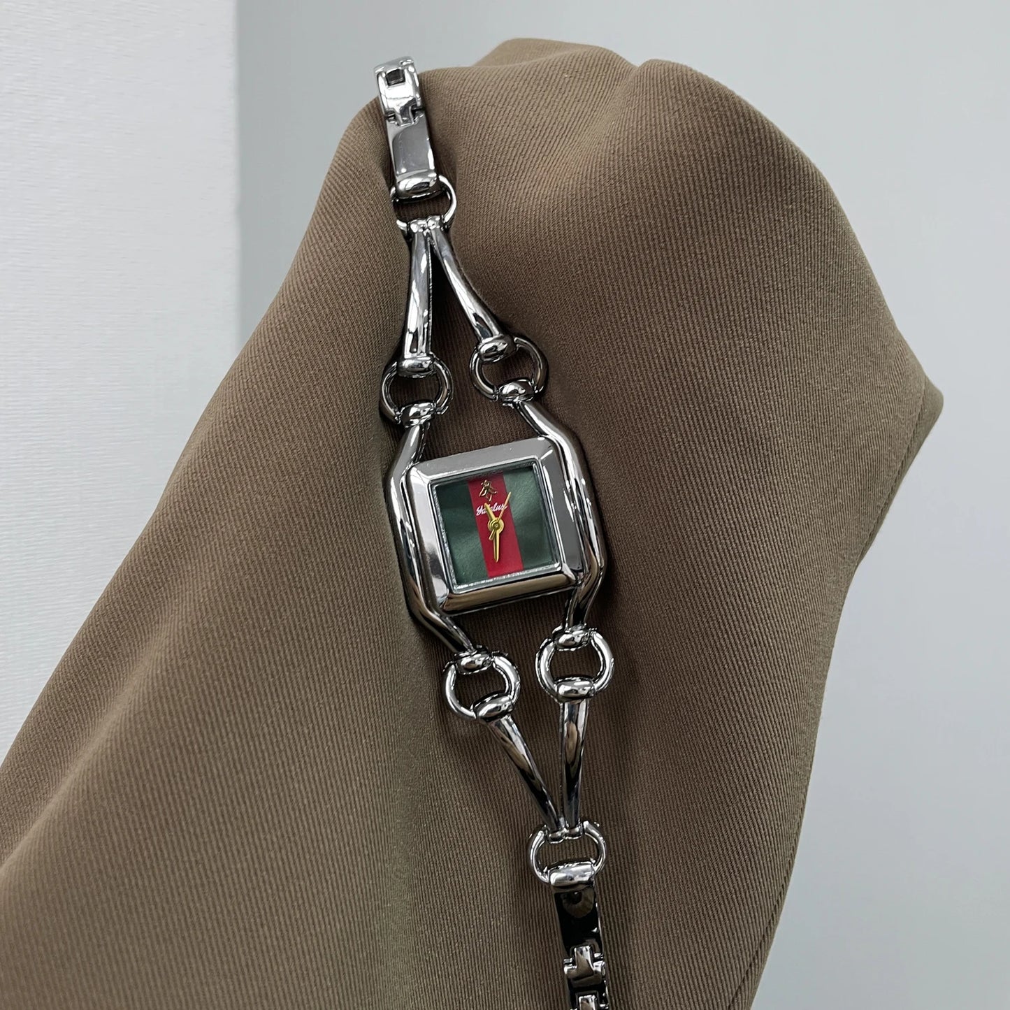 CILOA Fashionable, exquisite, niche, high-end stylish women's waterproof daily watch
