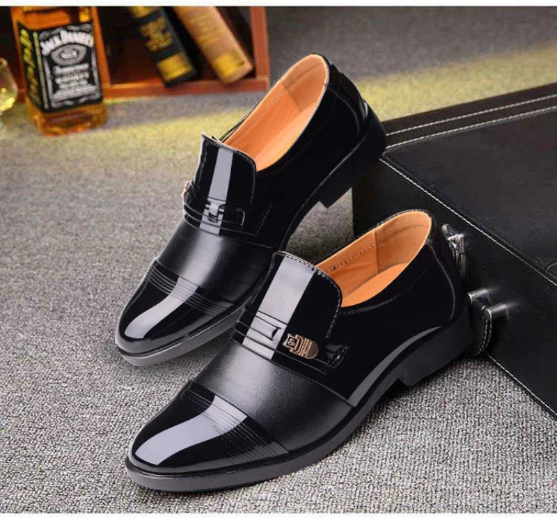 Mens Formal Two Tone Patent Leather Loafers Pointed Toe Slip On Shoes With Metal Buckle Low Heel Comfortable Non Slip Breathable
