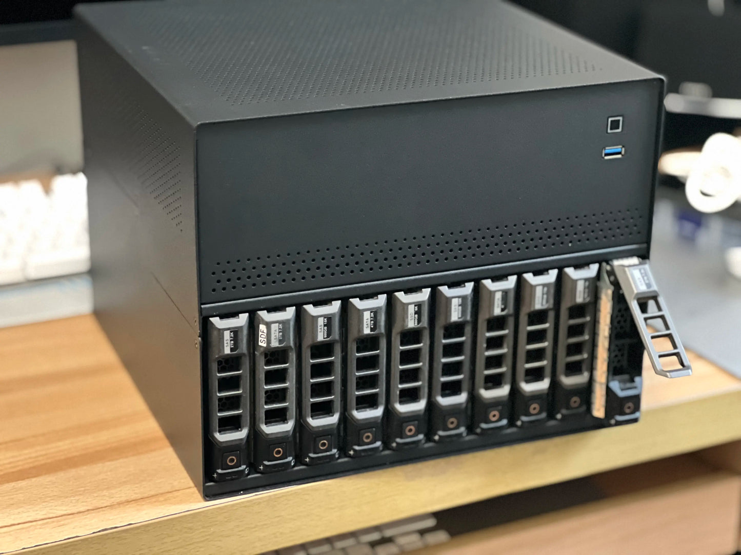 N10 NAS Case - 10+2 Bay Hot Swap, Supports MATX Board & 1U PSU, 4 PCI-E Slots, Aluminum Chassis for Storage