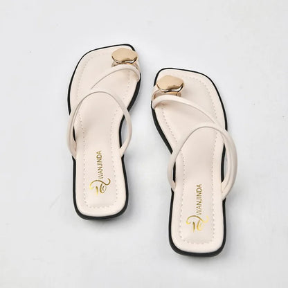 Women'S Summer 2025 New Fashionable Low-Heeled Sandals for Women with a Clip Toe Design, Perfect for Walking