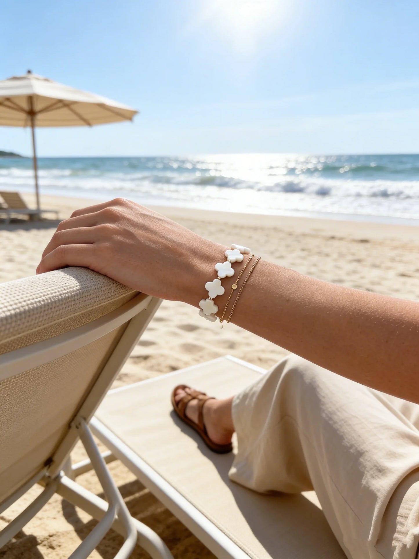 CCGOOD Boho Summer Bracelet for Women with Mother of Pearl Flower Design Beach Stackable Jewelry Pulseras Mujer