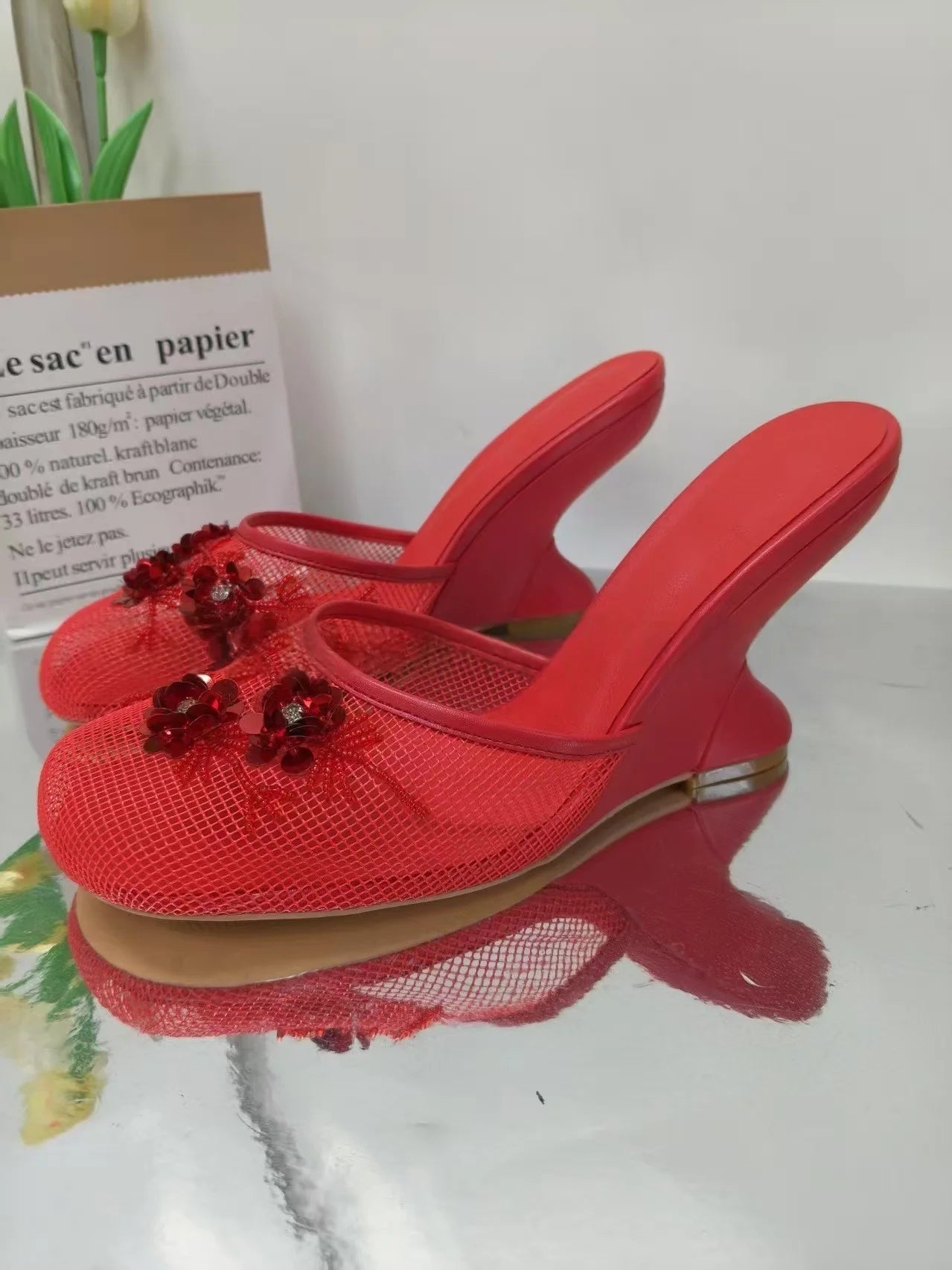European and American Fashion Hollow Flower Baotou Banquet Half Slippers for Women's Outdoor Versatile Slope Heel Fashion Shoes