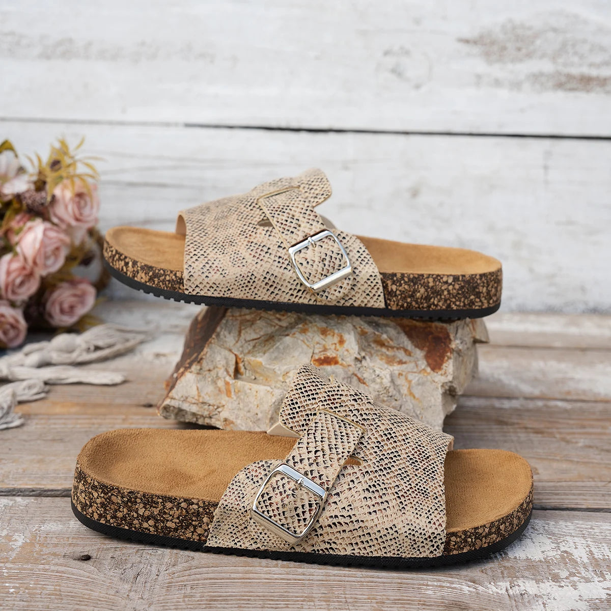 Women's Casual Retro Animal Snake Print Slippers and Sandals - Stylish Buckle Single-Strap Design, Non-Slip Pvc Sole, Comfortable Pu Upper, Suitable for Casual Beach Wear, Indoor and Outdoor Outfits, Spring and Summer Series