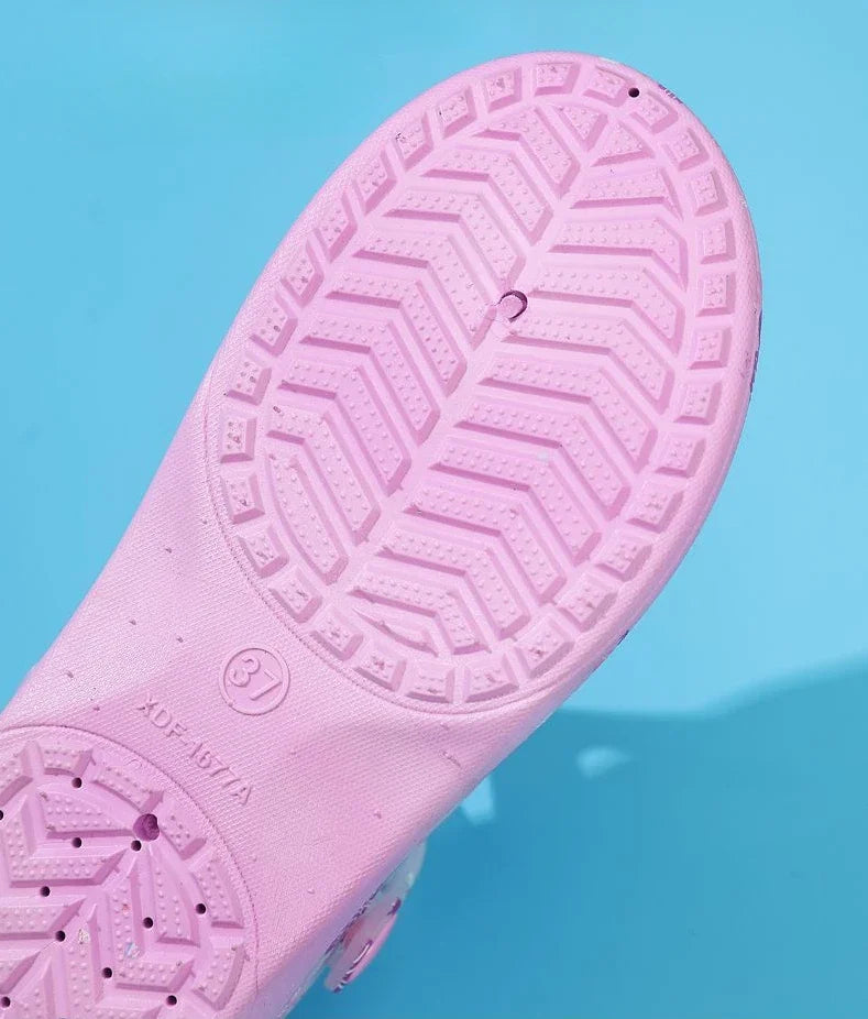 2025 Summer Printed Hole Shoes Women Sandals Ladies Jelly Shoes Cool Slippers Women Outer Wear Ladies Covered Toe Sandals 36-41