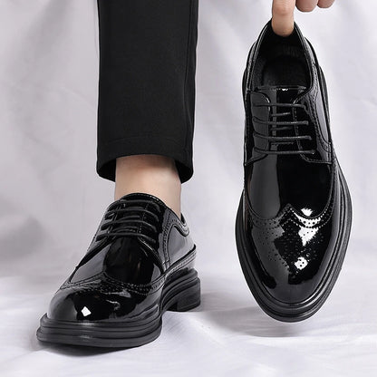 Glossy Patent Leather Brogue Perforated Carved Formal Dress Shoes Lace Up Fashion Young Men Groom Wedding Party Leather Shoes