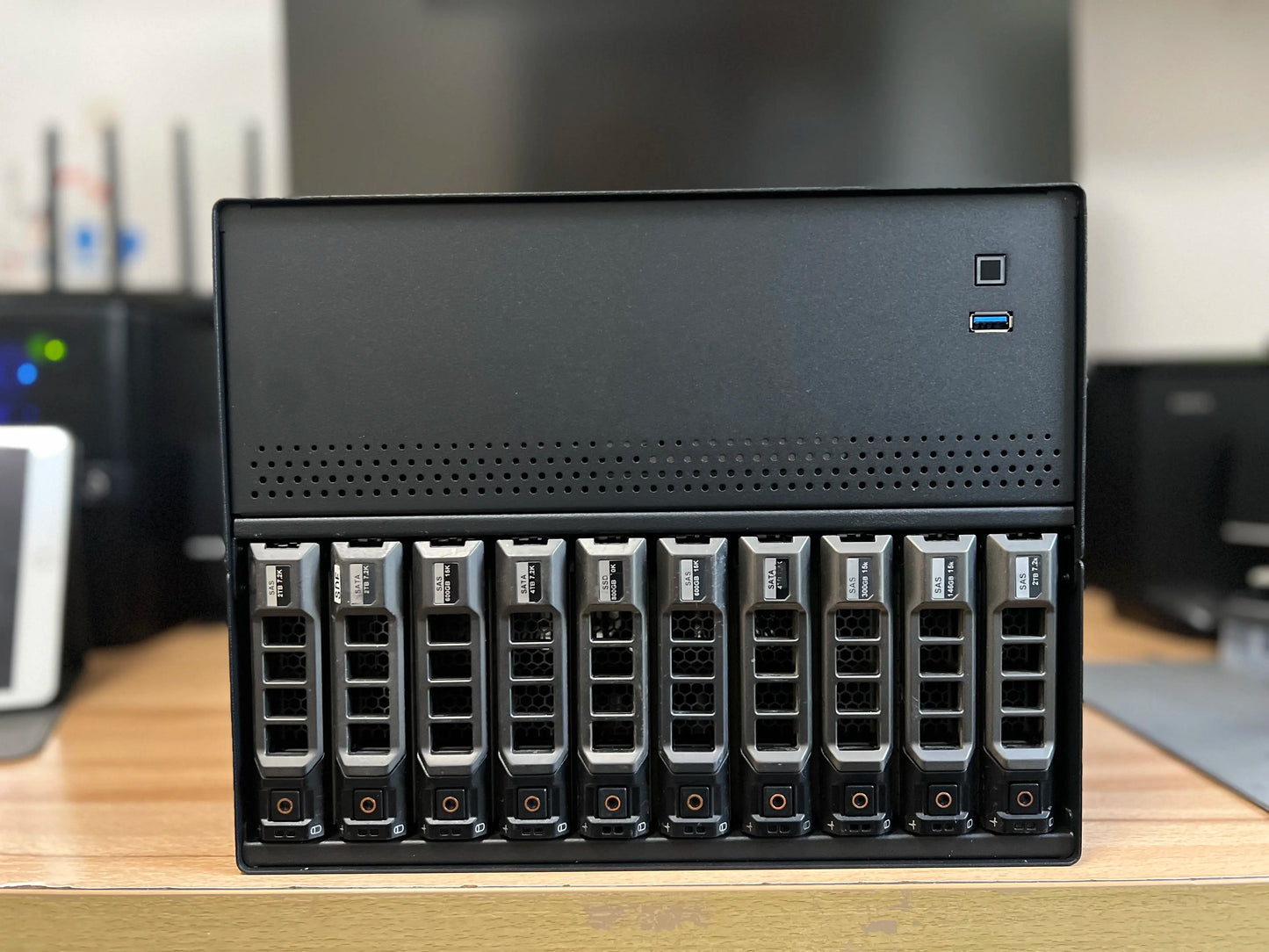 N10 NAS Case - 10+2 Bay Hot Swap, Supports MATX Board & 1U PSU, 4 PCI-E Slots, Aluminum Chassis for Storage