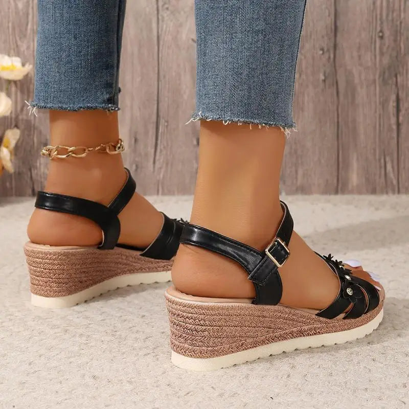 Flower Decoration Women's Wedge Sandals Summer 2025 Lightweight Ankle Strap Platform Sandals Women Comfort Non Slip Beach Shoes